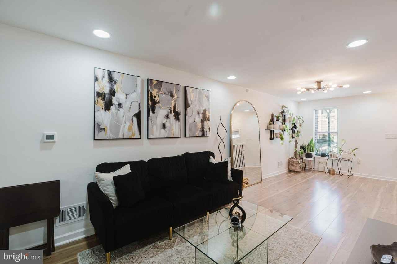 1639 N Spring St - Photo 3 of 30