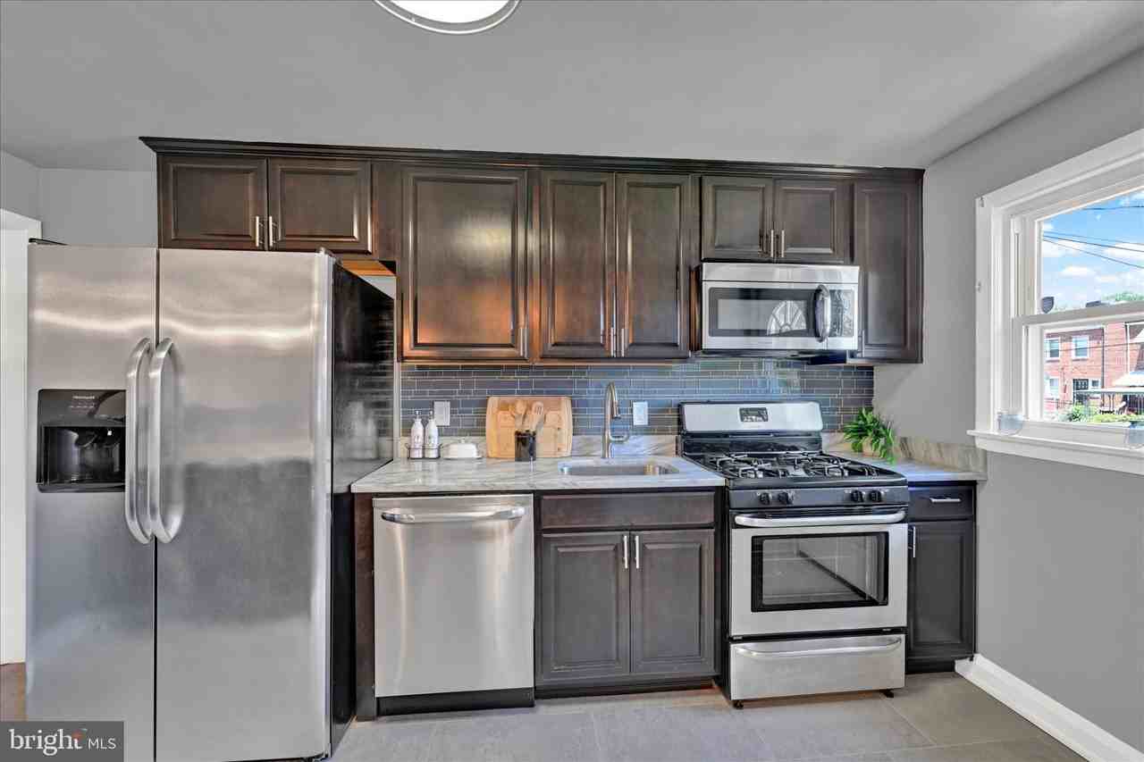 1127 Wicklow Rd - Photo 3 of 15