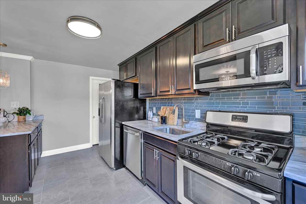 1127 Wicklow Rd - Photo 4 of 15