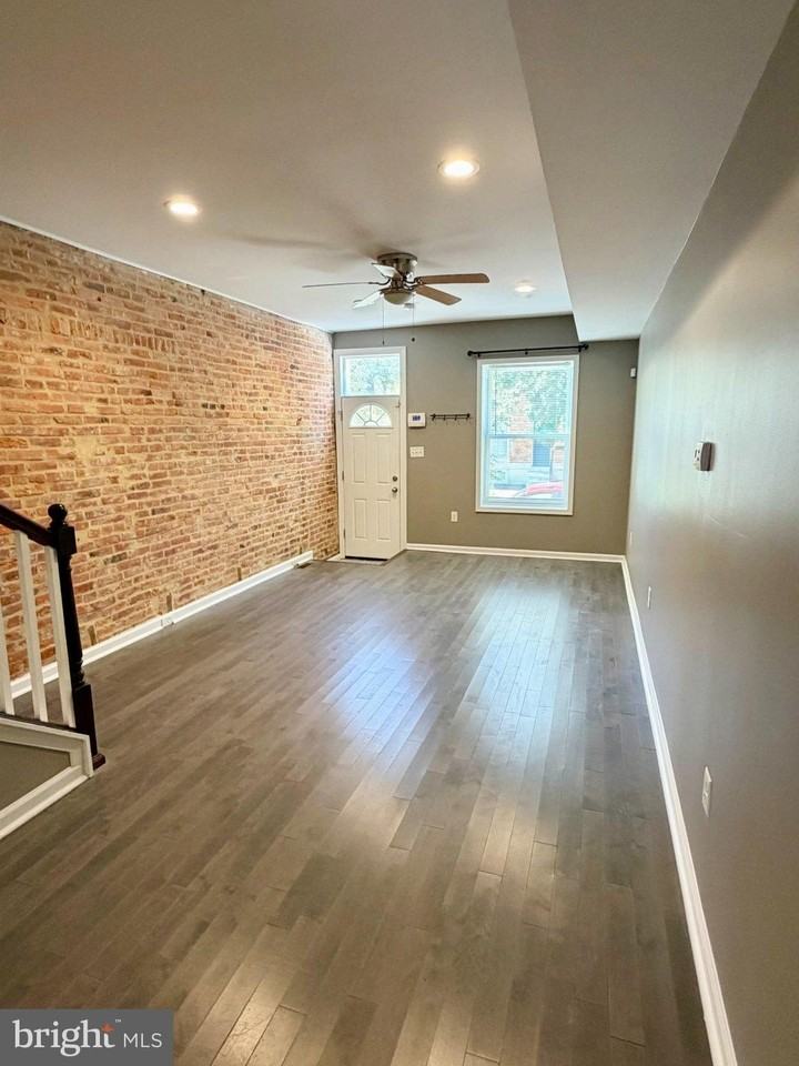 343 S Macon St - Photo 2 of 17