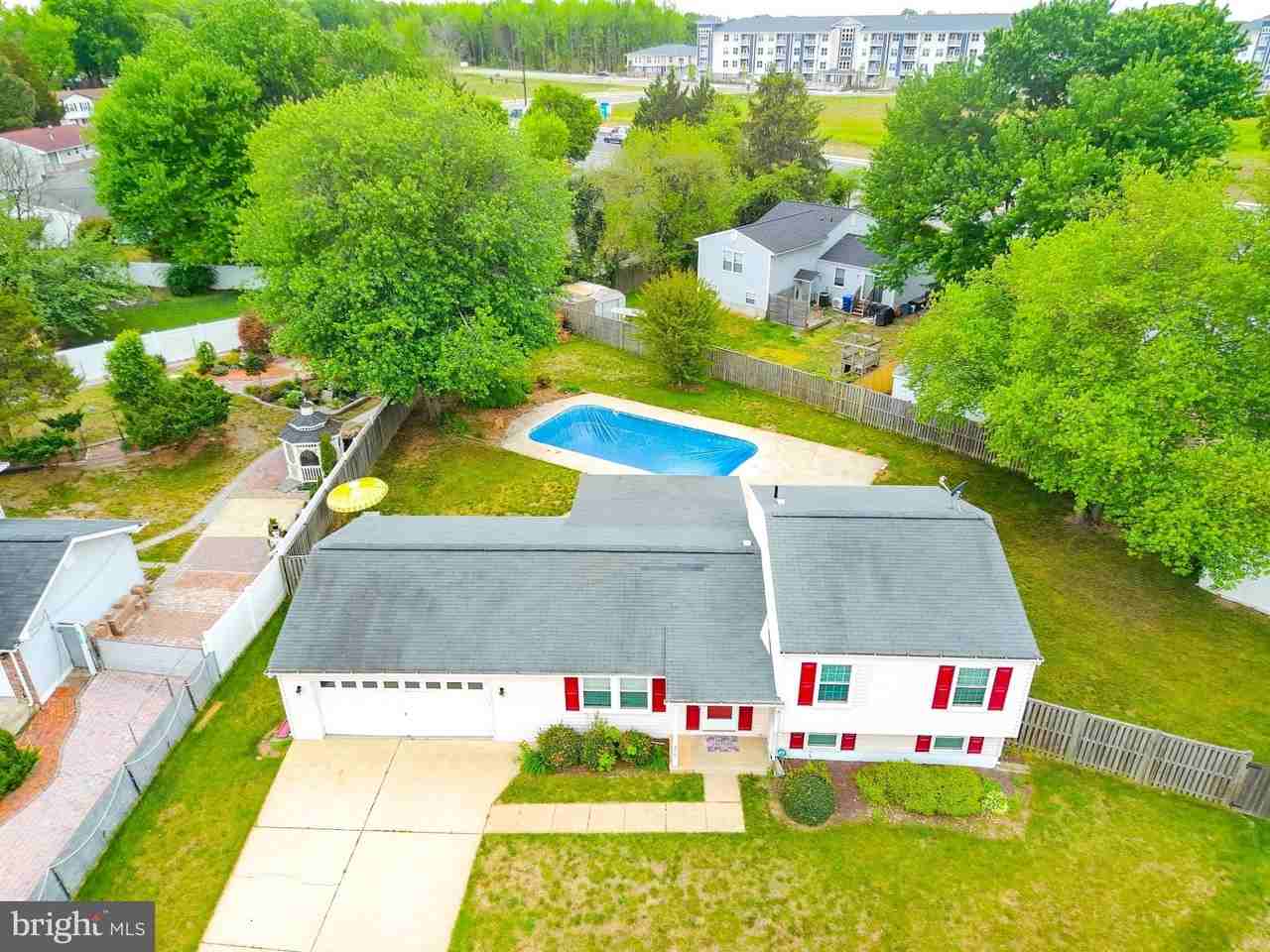 806 Truro Ct - Photo 2 of 24