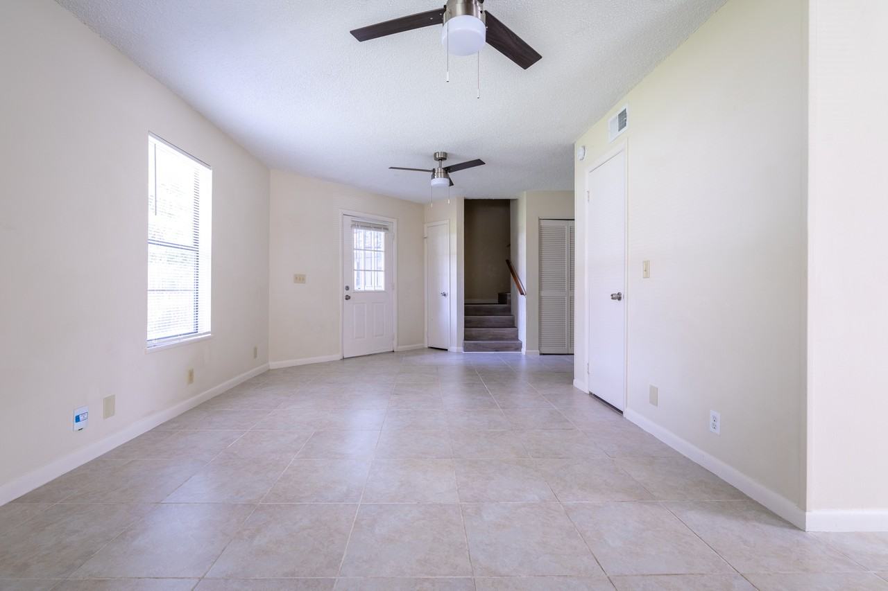55 E 9th St #1 - Photo 5 of 22
