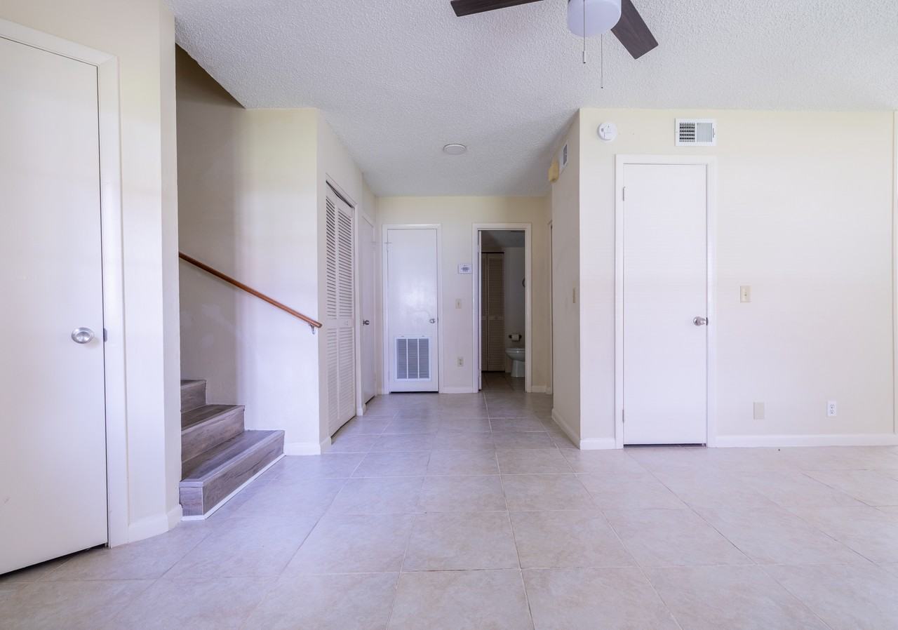 55 E 9th St #1 - Photo 7 of 22