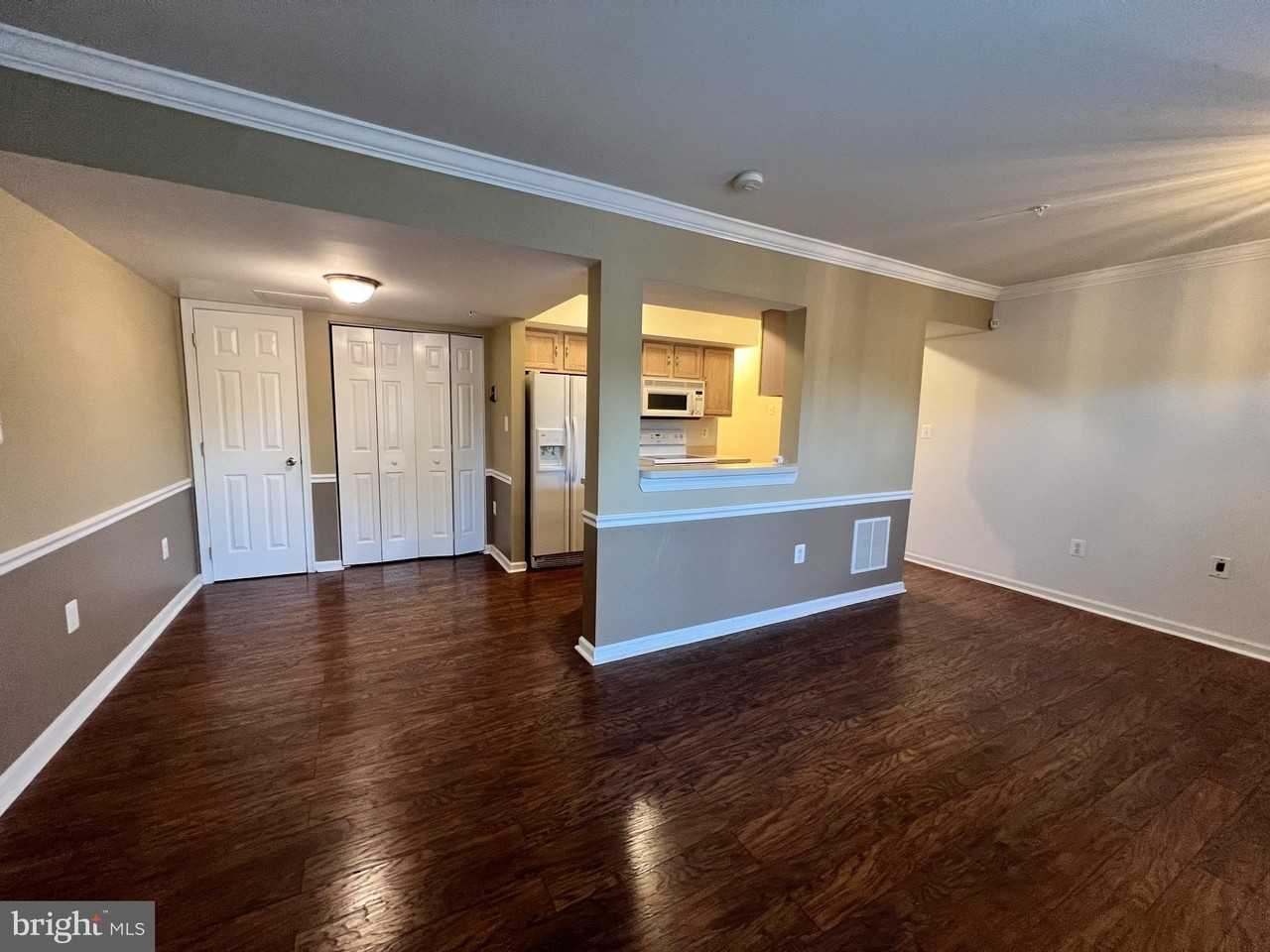 114 N Altamont Ave #114 - Photo 2 of 13