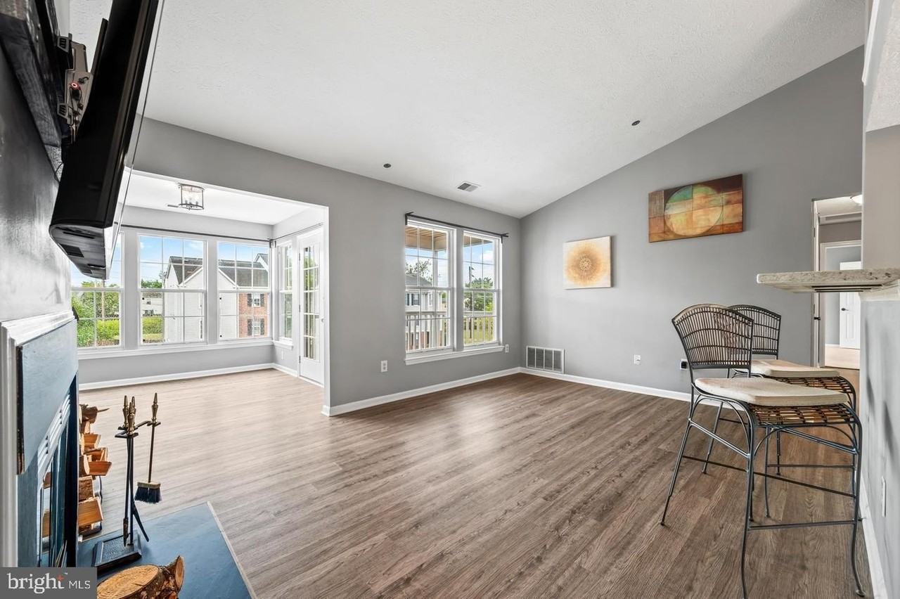 611 Himes Ave #109 - Photo 3 of 31