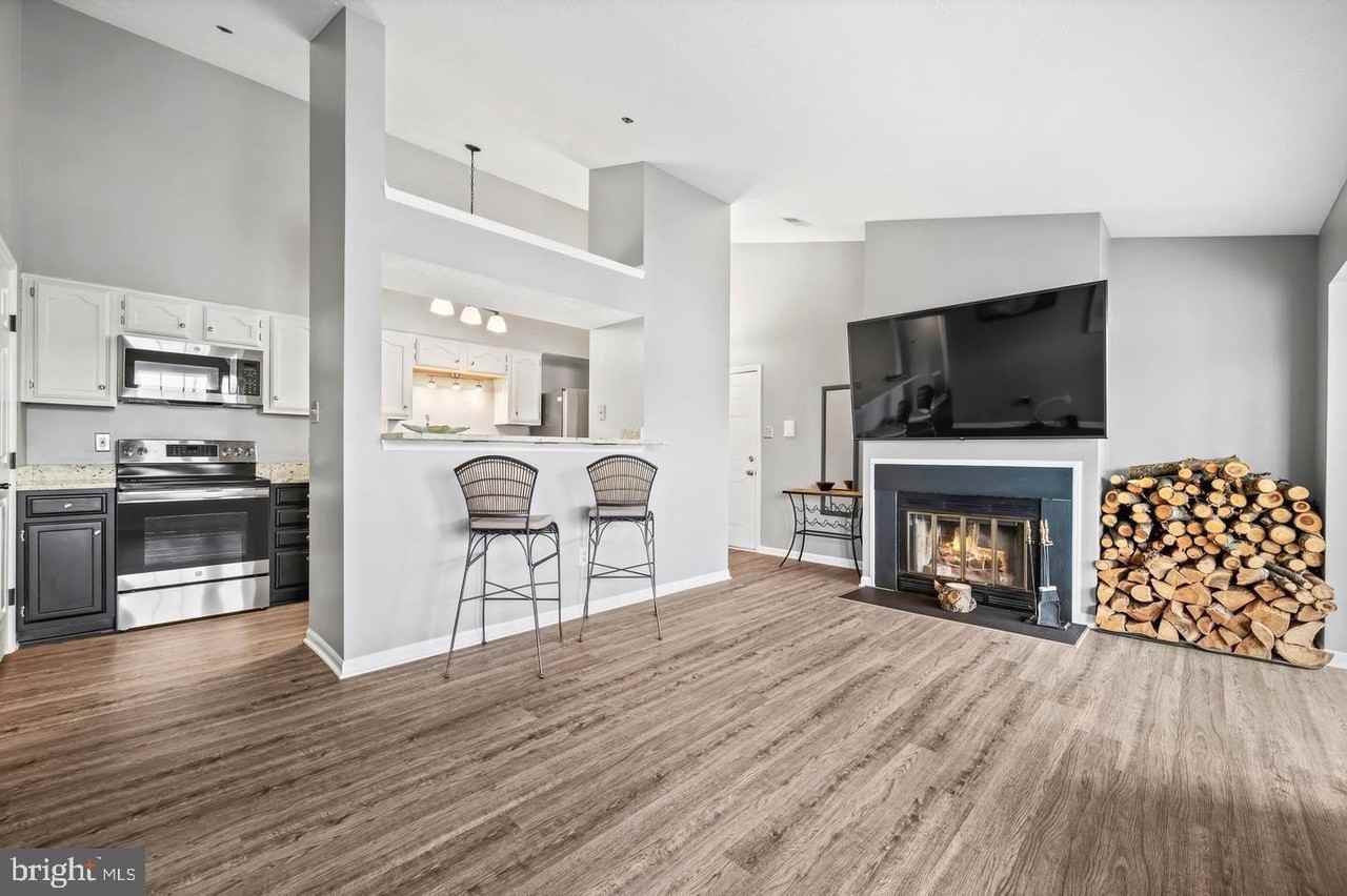 611 Himes Ave #109 - Photo 4 of 31