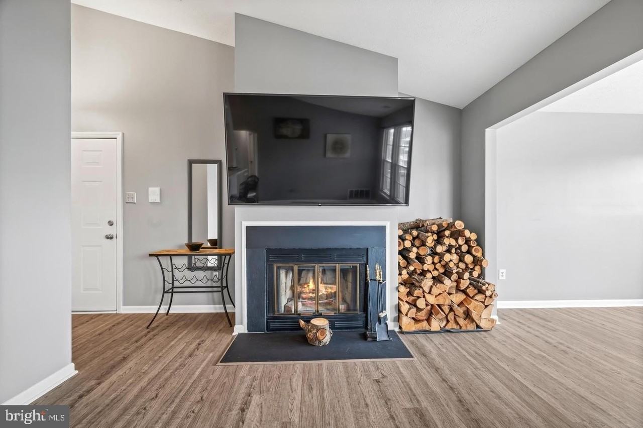 611 Himes Ave #109 - Photo 6 of 31