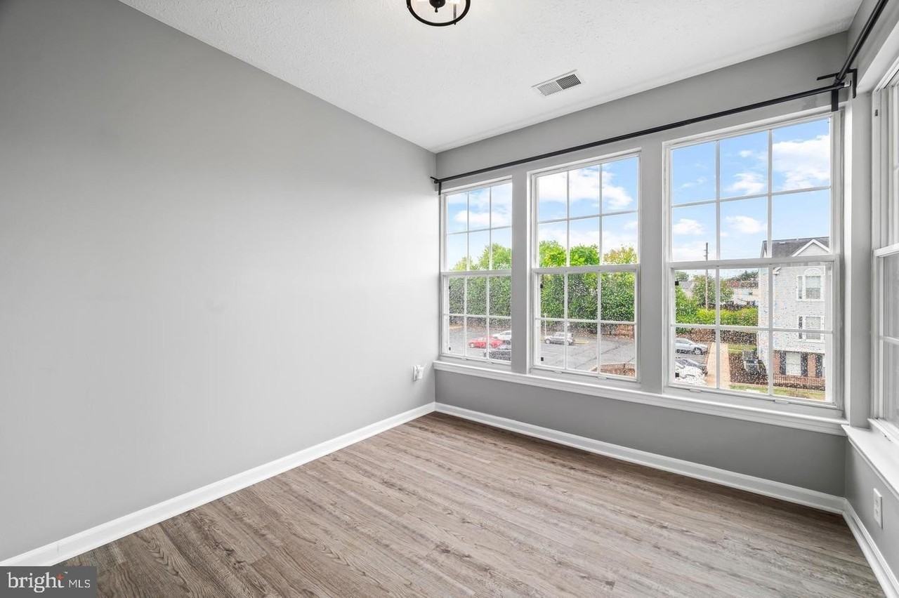 611 Himes Ave #109 - Photo 7 of 31