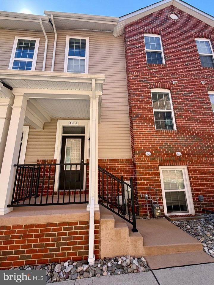 43 E Gordon St #J