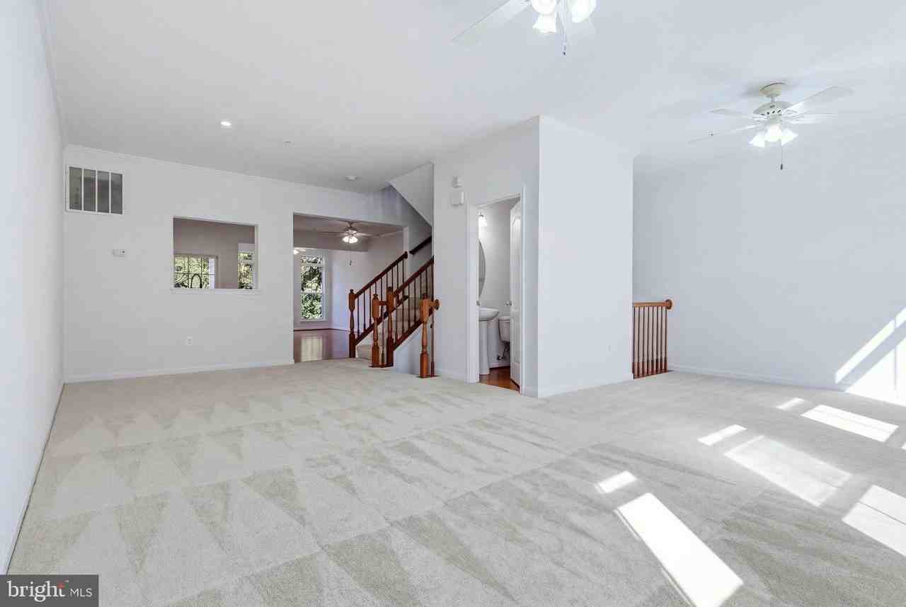 5602 Hartfield Ave - Photo 4 of 25