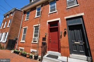 219 Wood St #B - Photo 1 of 1