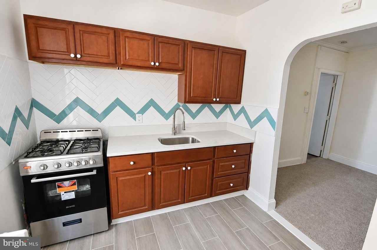 219 Wood St #B - Photo 3 of 11