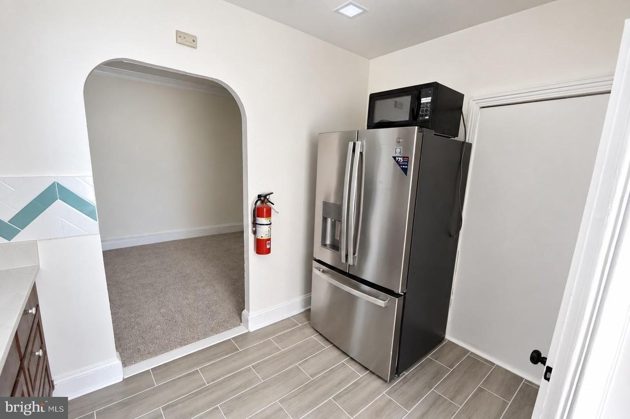 219 Wood St #B - Photo 4 of 11