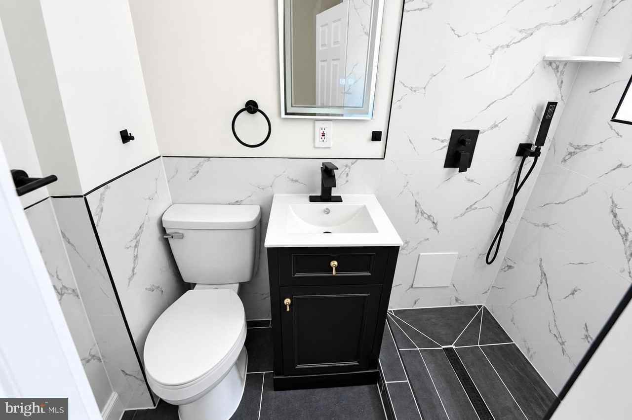 219 Wood St #B - Photo 5 of 11