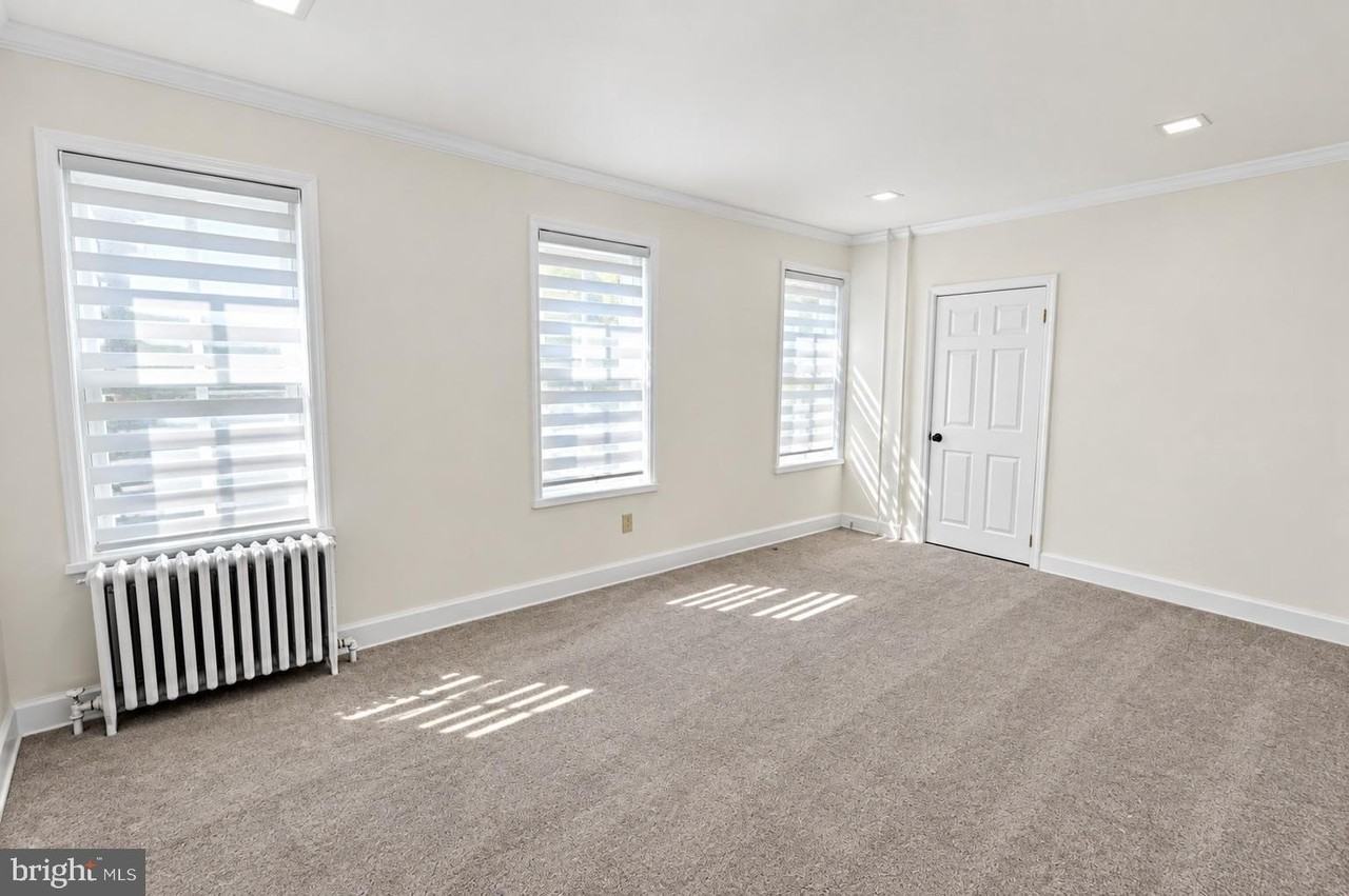 219 Wood St #B - Photo 7 of 11
