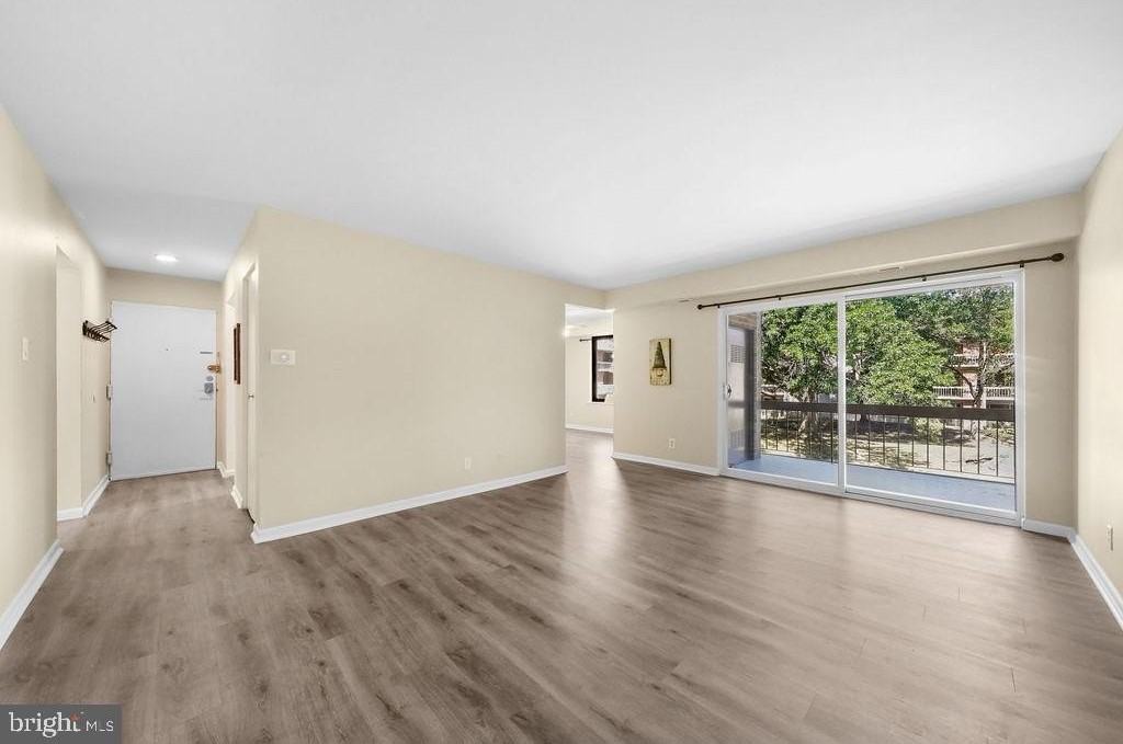 124 Kirkbride Rd Apt 4 - Photo 5 of 33