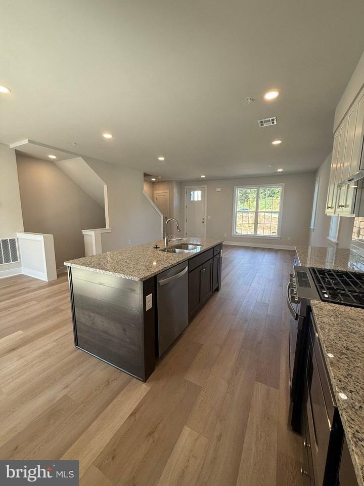 4127 Ridgeview Ave - Photo 5 of 37