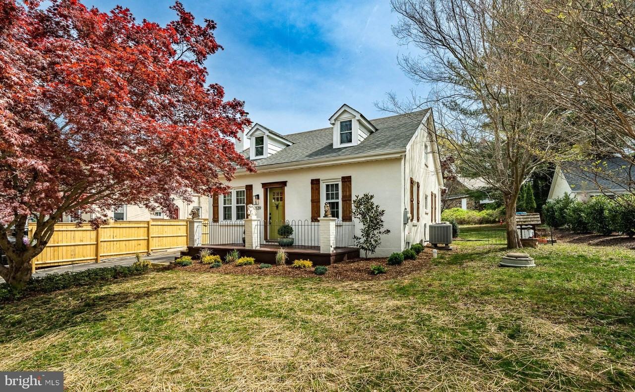 539 Northbrook Rd - Photo 3 of 39