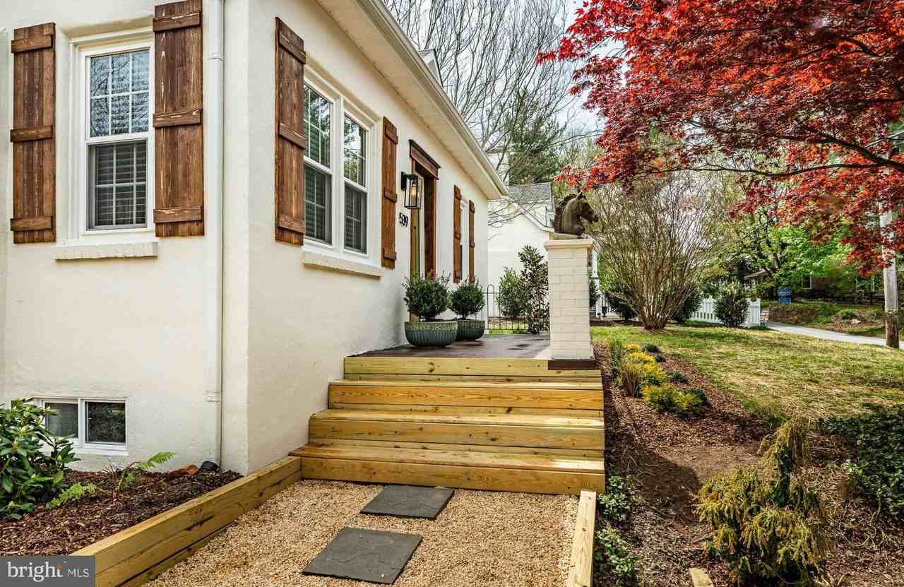 539 Northbrook Rd - Photo 5 of 39