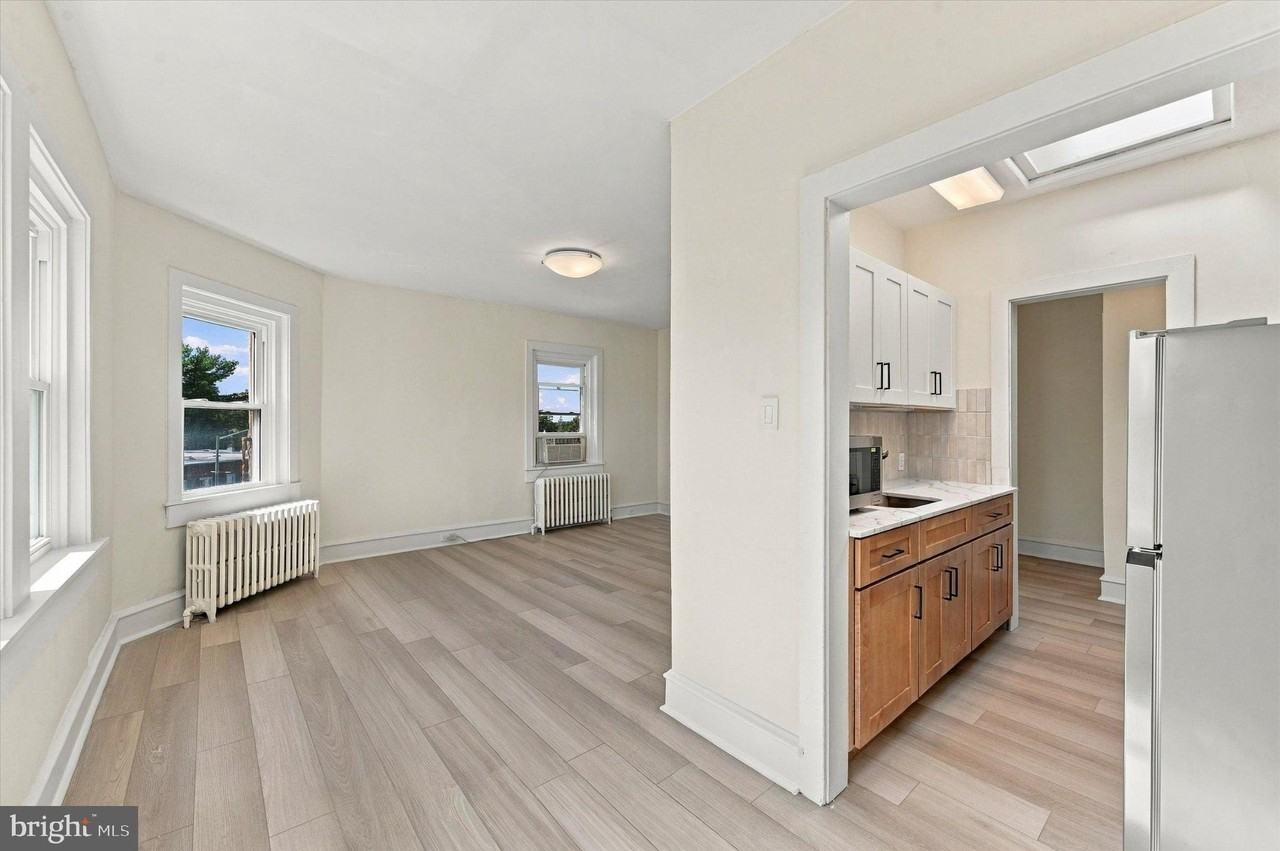 20 Rittenhouse Pl #3 - Photo 5 of 13