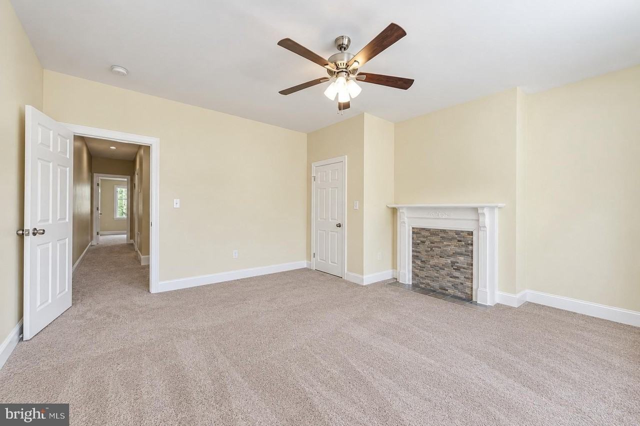 449 W Hansberry St - Photo 6 of 17