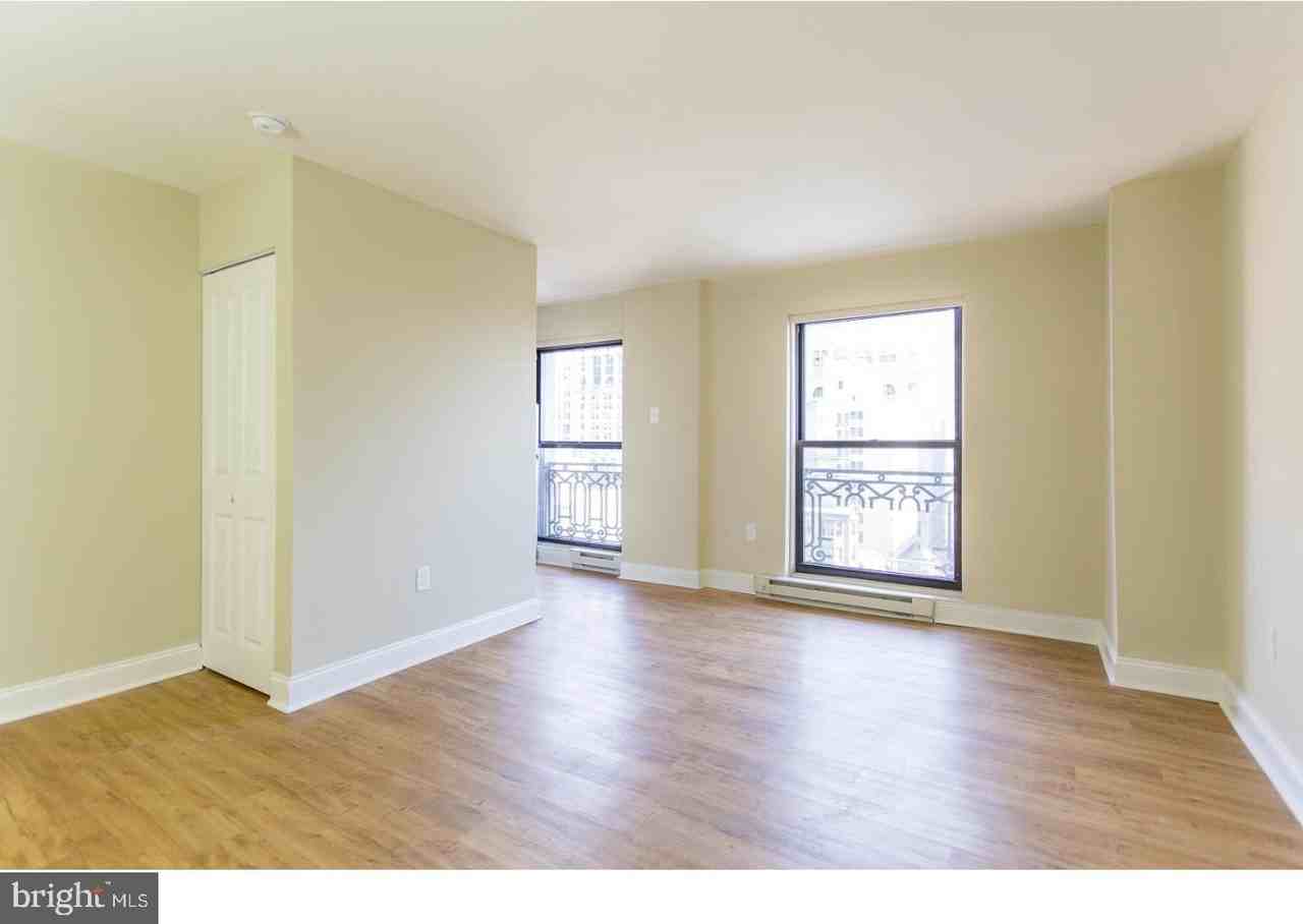 1114 Pine St #3R - Photo 3 of 8
