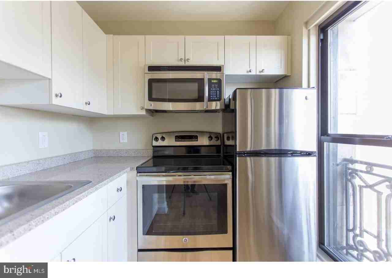 1114 Pine St #3R - Photo 6 of 8