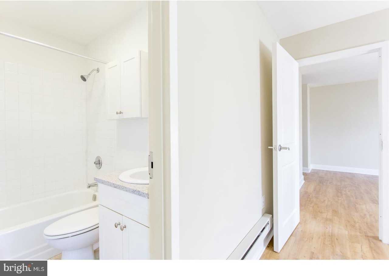 1114 Pine St #3R - Photo 7 of 8