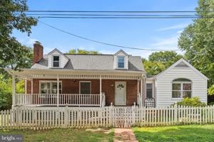 featured image of 310 S Illinois St