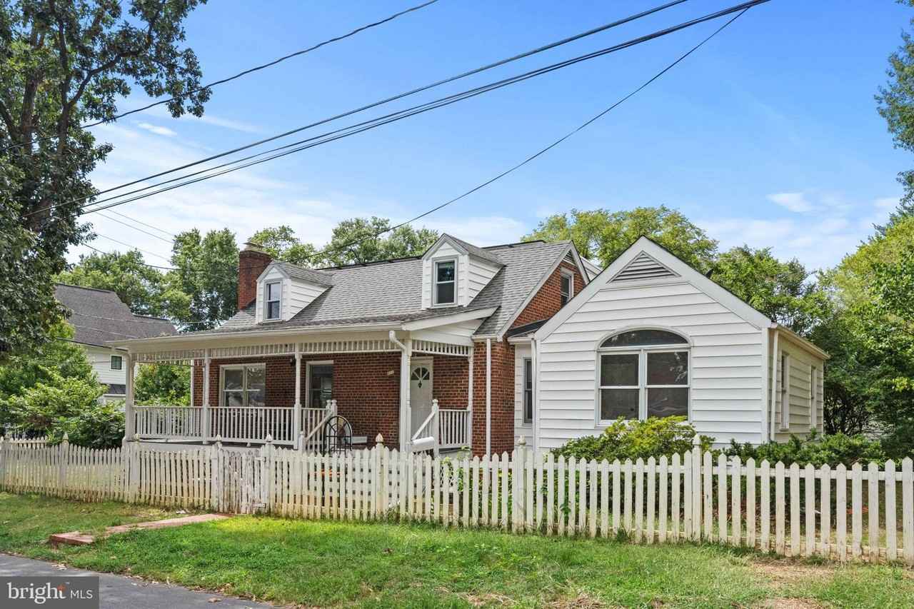 310 S Illinois St - Photo 2 of 44