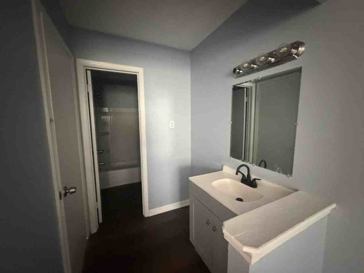 6444 Applecross Ave Apt B - Photo 4 of 5