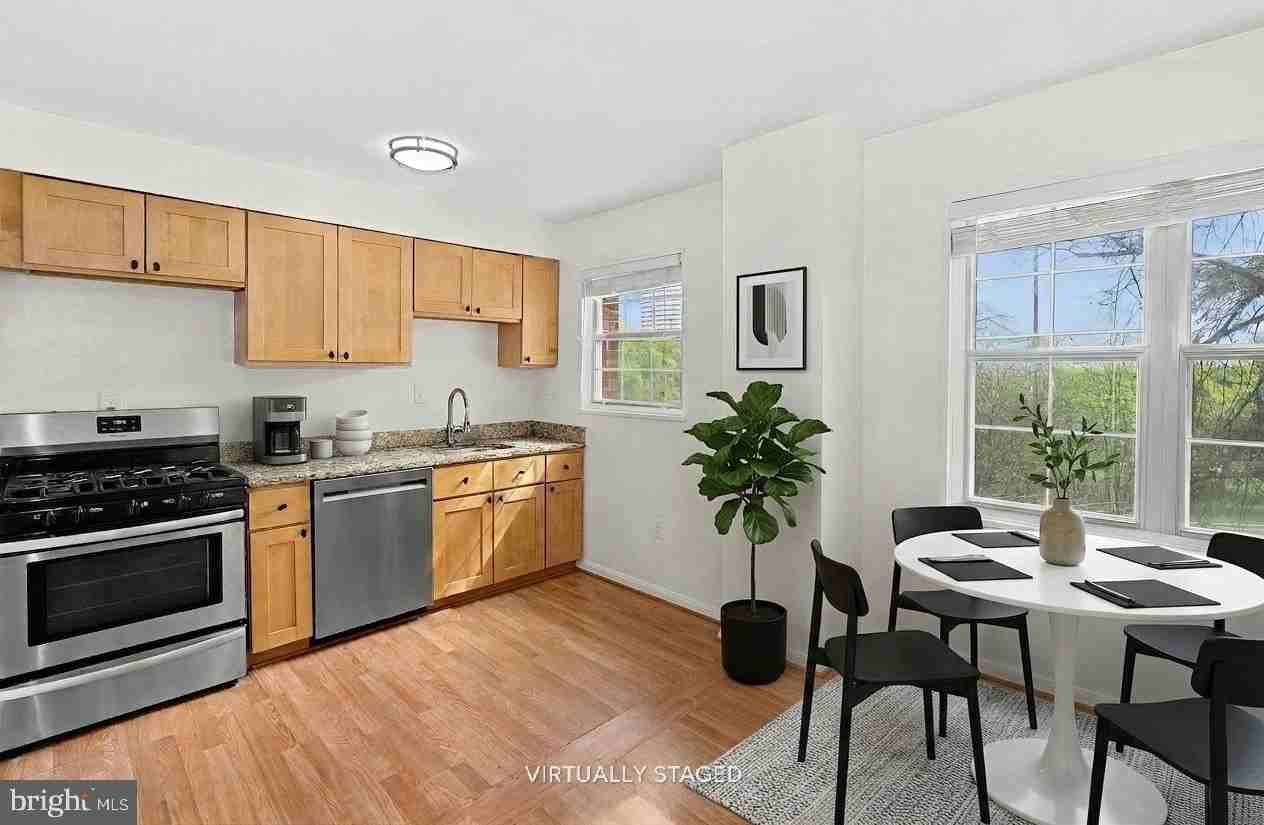 1423 N Nash St #3 - Photo 4 of 22