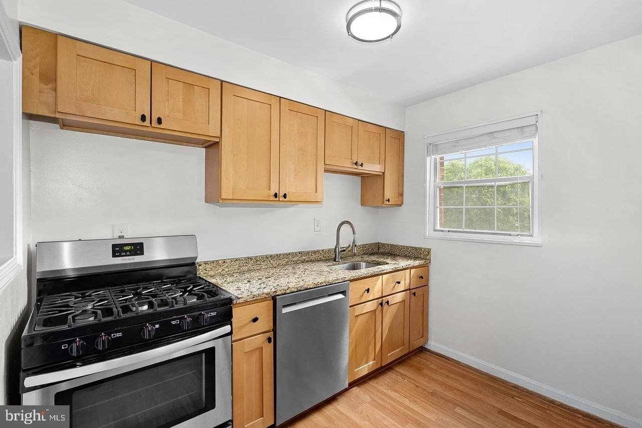 1423 N Nash St #3 - Photo 6 of 22