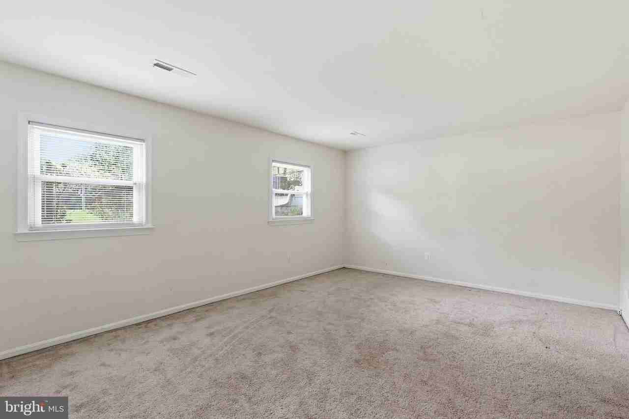 360 Park St Ne - Photo 5 of 27