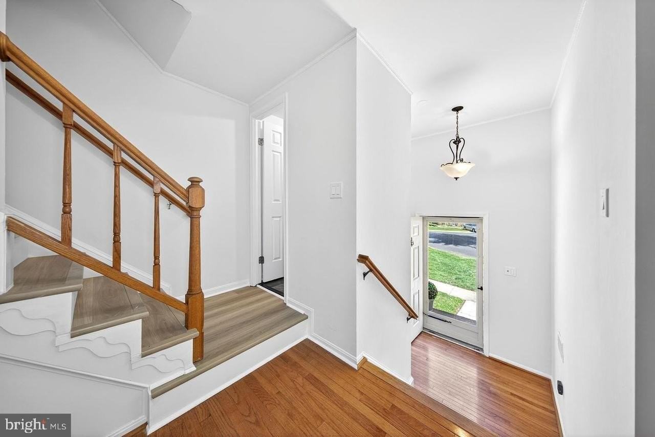 4867 Carriagepark Rd - Photo 3 of 27