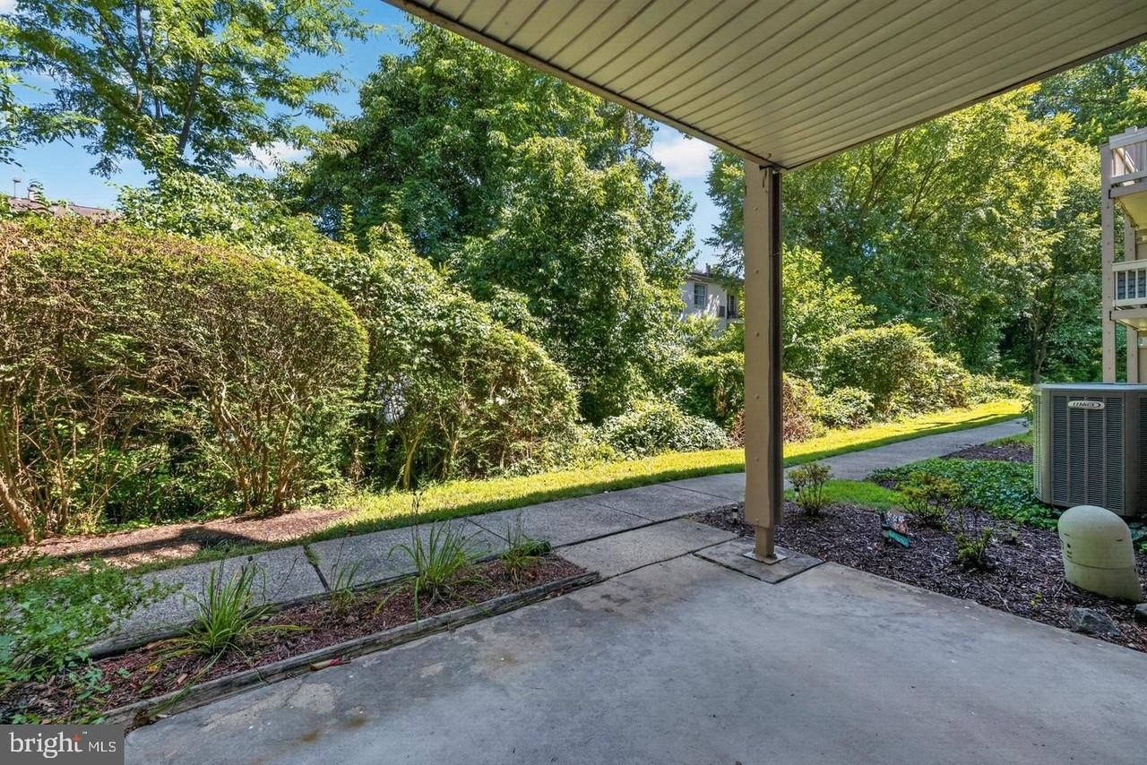 8509 Barrington Ct #J - Photo 4 of 31