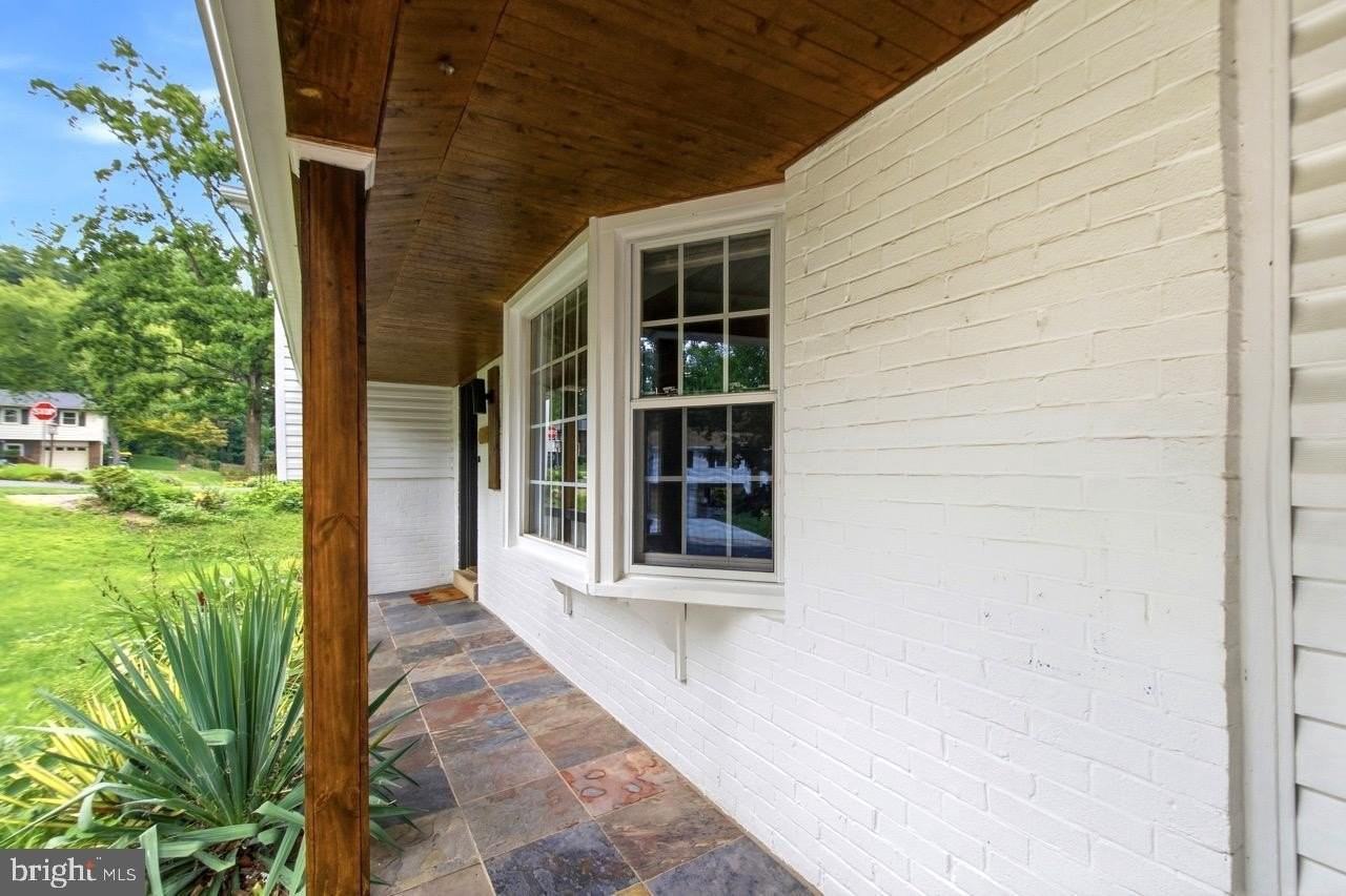 7215 Willow Oak Pl - Photo 4 of 50