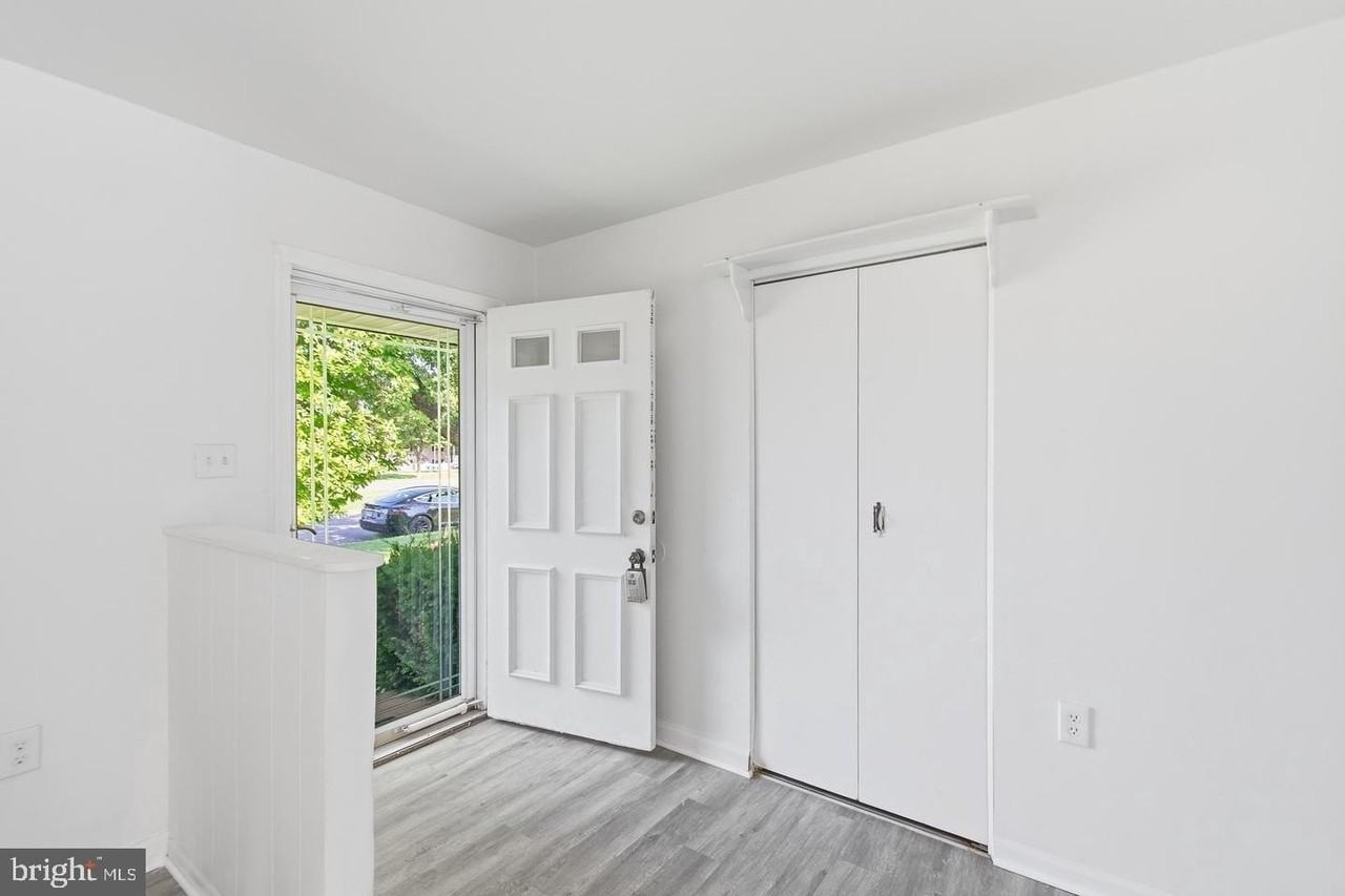 1100 N Sterling Blvd - Photo 3 of 32