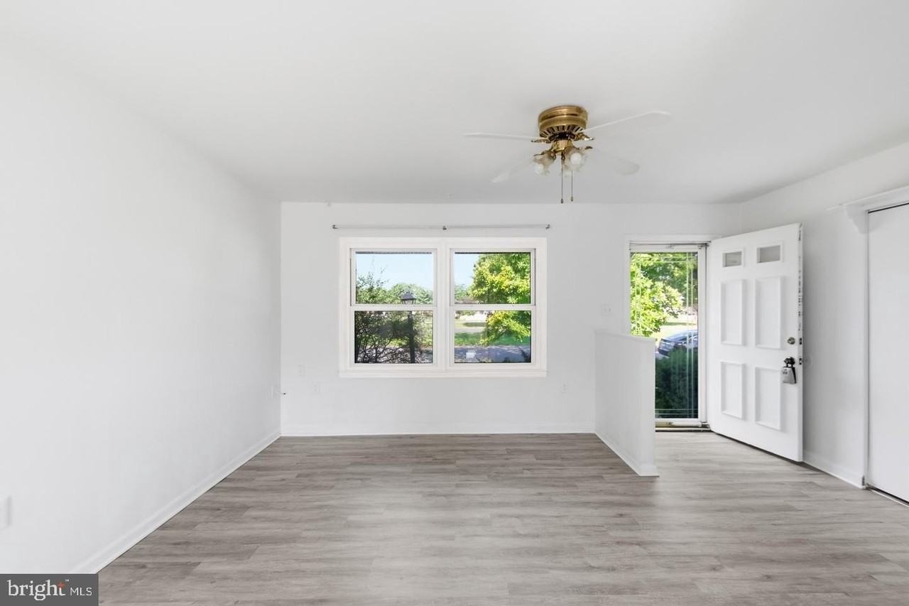 1100 N Sterling Blvd - Photo 5 of 32