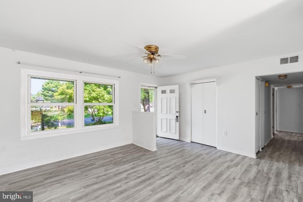 1100 N Sterling Blvd - Photo 6 of 32