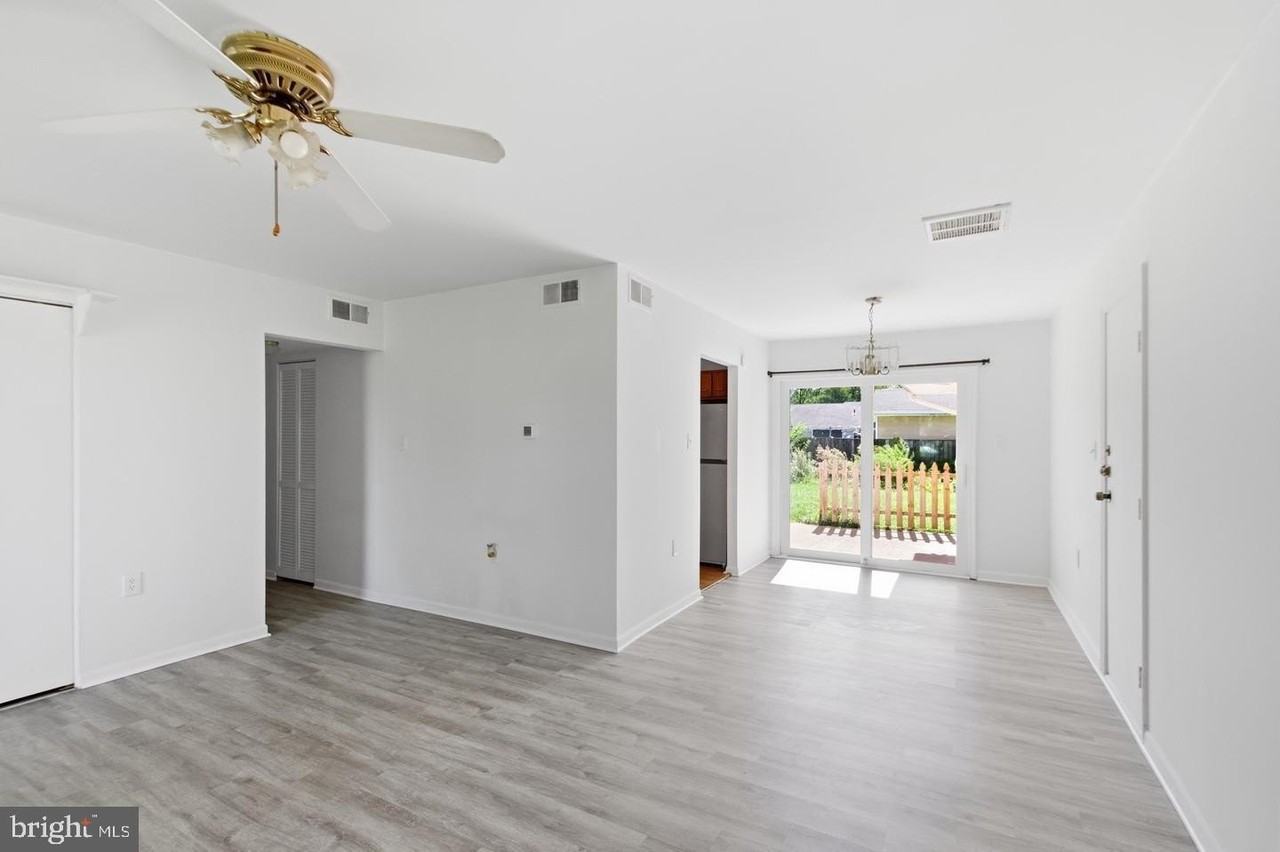 1100 N Sterling Blvd - Photo 7 of 32