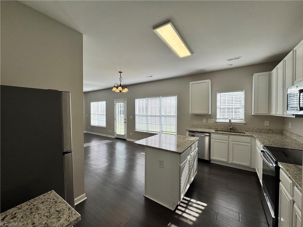 803 Peachtree Meadows Cir - Photo 6 of 19