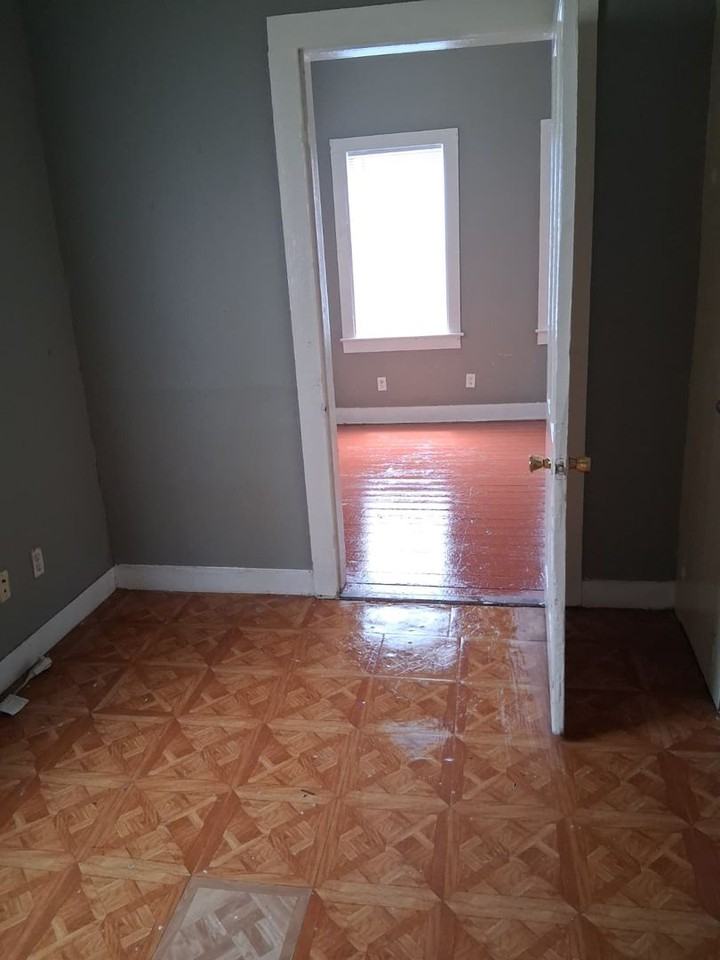 3018 Avenue M - Photo 6 of 11