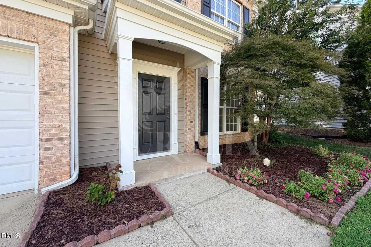 112 Huntersville Rd - Photo 4 of 47