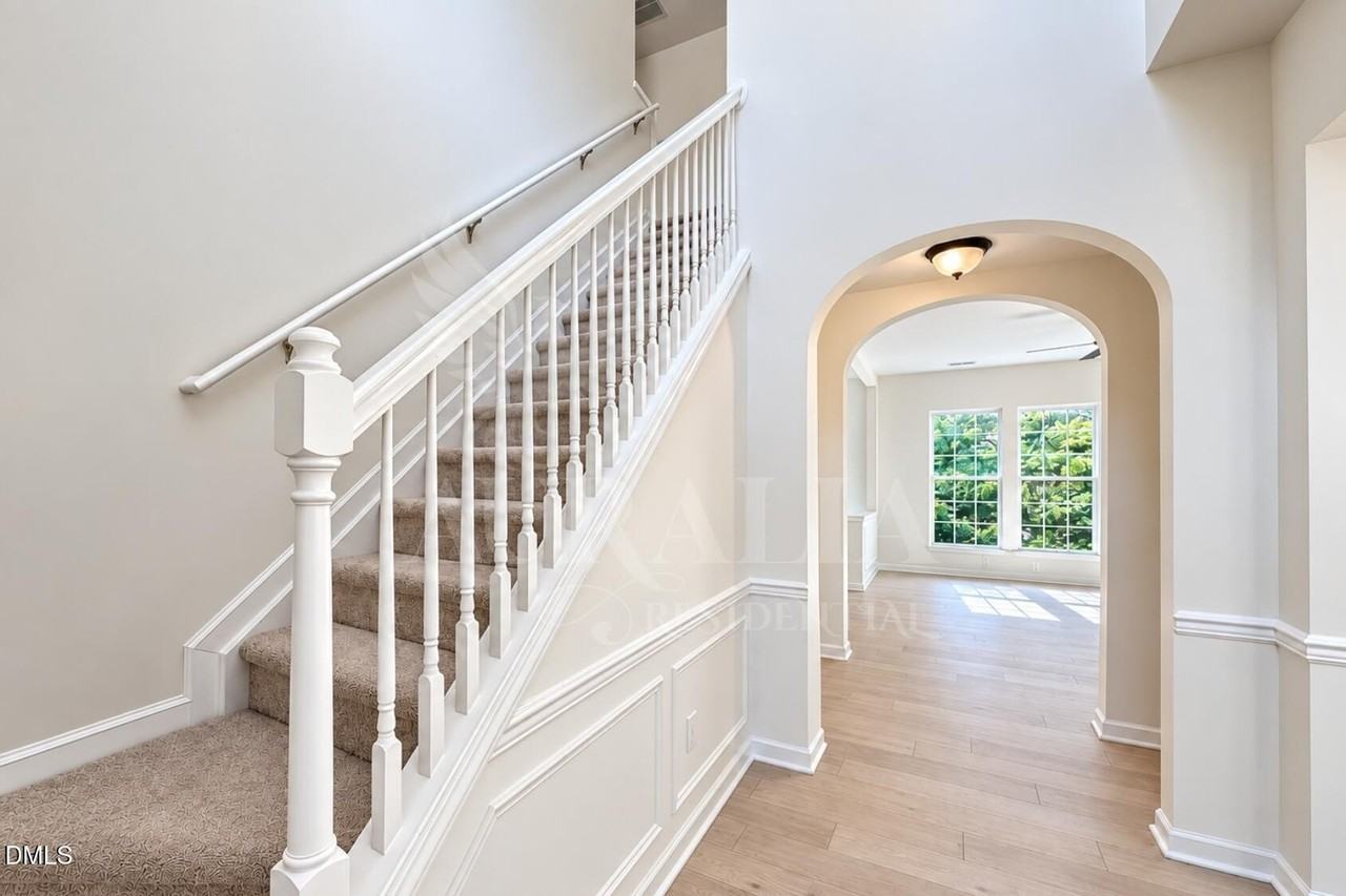 112 Huntersville Rd - Photo 5 of 47