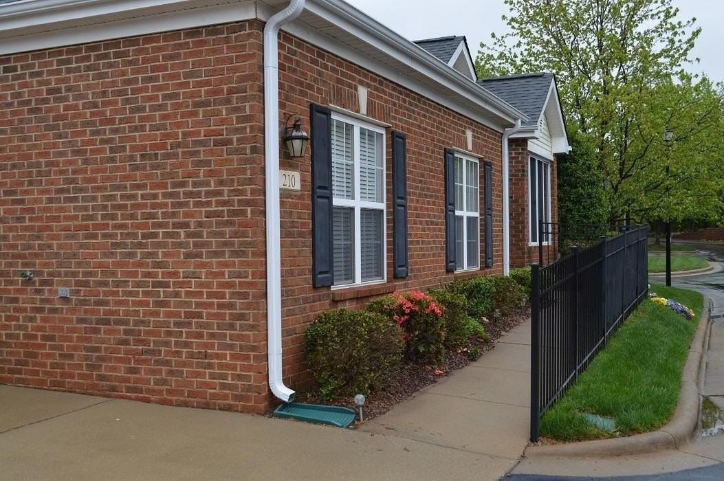 210 Baines Ct - Photo 3 of 5