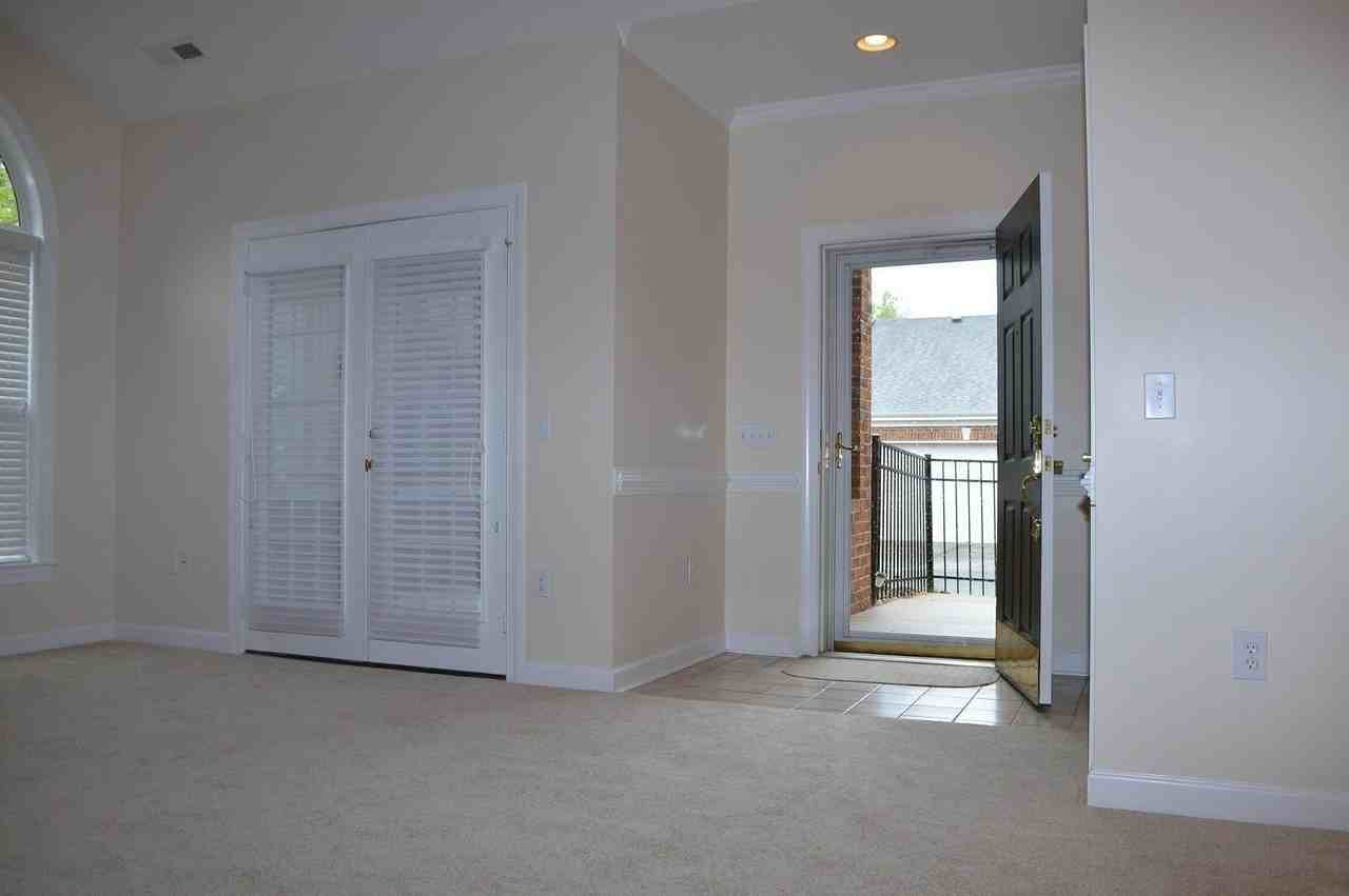 210 Baines Ct - Photo 4 of 5