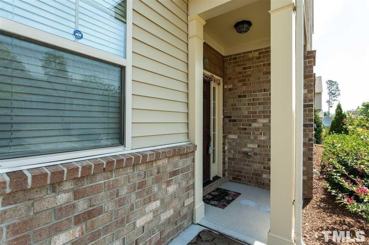 537 Whitworth Ln - Photo 3 of 26