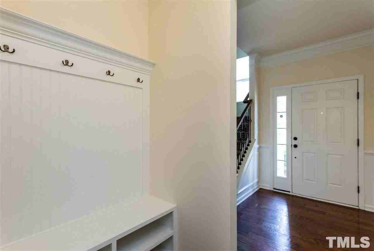 537 Whitworth Ln - Photo 4 of 26