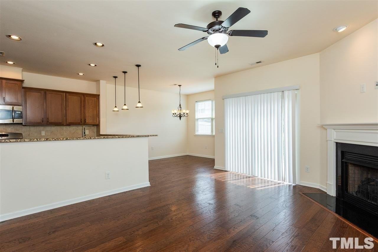 537 Whitworth Ln - Photo 7 of 26